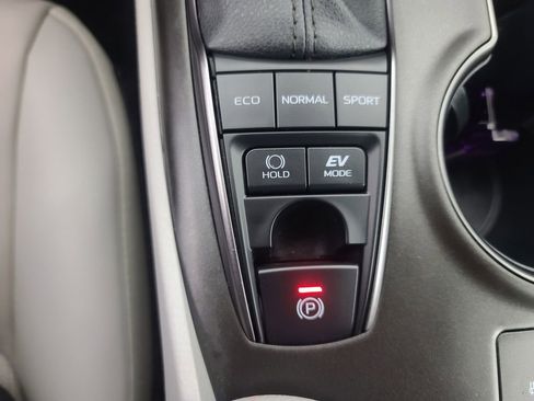 Used 2024 Toyota Camry XSE w/ Navigation Package image 36