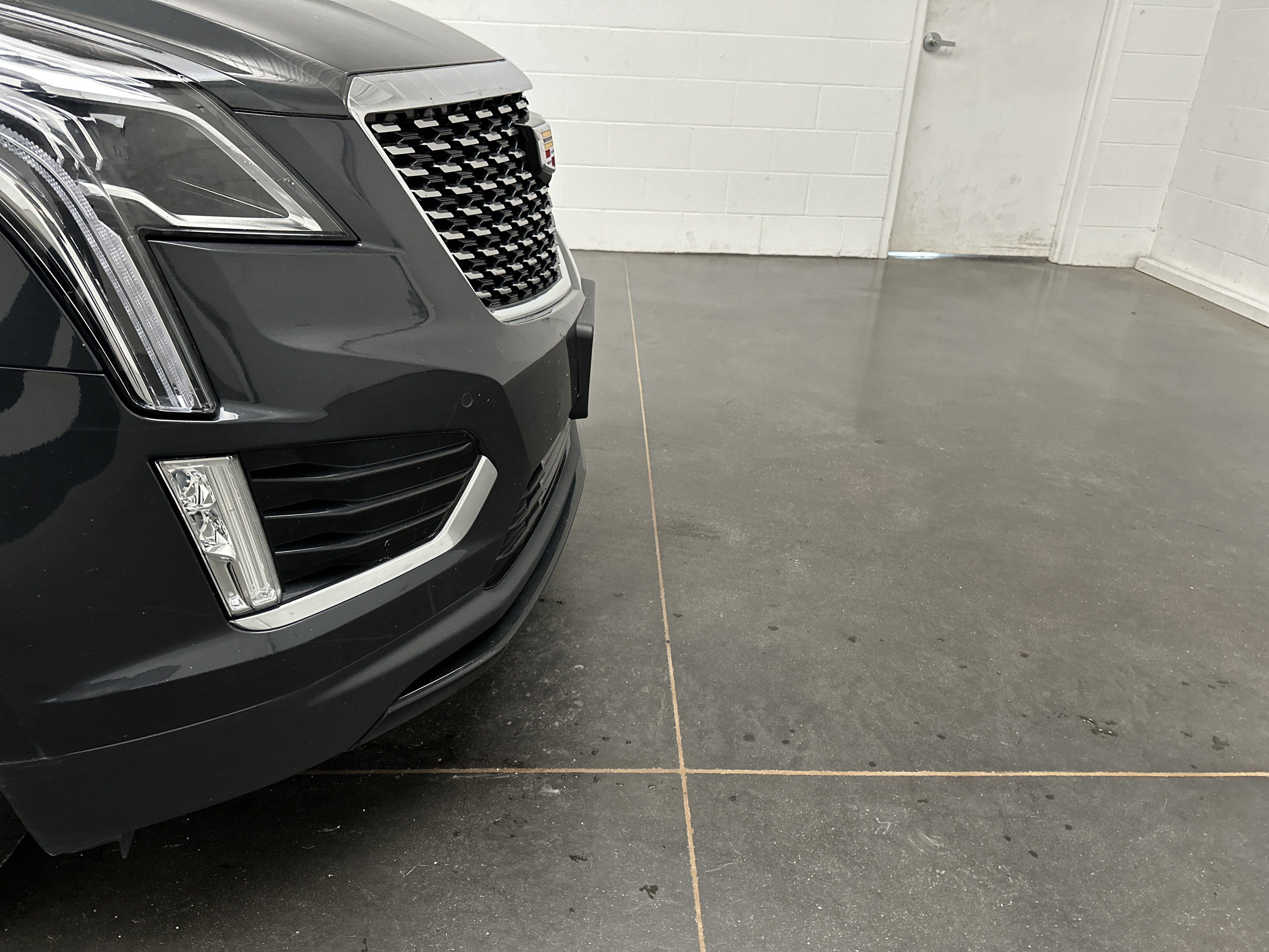 Used 2023 Cadillac XT5 Luxury AWD/4WD image 2