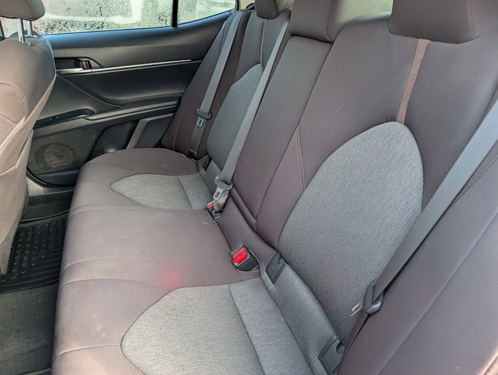 Used 2018 Toyota Camry LE FWD image 19