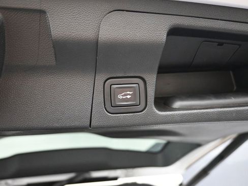 Used 2023 GMC Acadia SLT AWD/4WD image 14