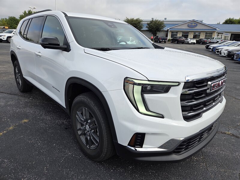 Used 2025 GMC Acadia Elevation FWD image 1