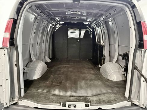 Used 2023 Chevrolet Express 2500 w/ Driver Convenience Package image 7