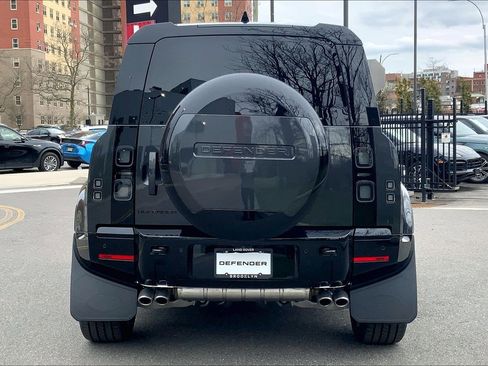 New 2026 Land Rover Defender 110 V8 image 4