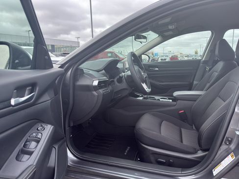 Certified 2024 Nissan Altima 2.5 SV image 11