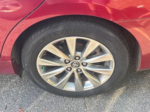 Used 2016 Toyota Camry XLE w/ Moonroof Package FWD image 14