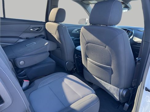 Used 2023 Chevrolet Traverse LT w/ Midnight/Sport Edition image 34