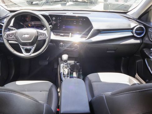 Used 2024 Chevrolet Trax LT w/ Driver Confidence Package FWD image 7