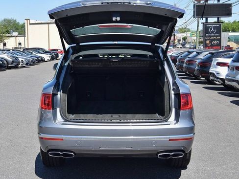 Used 2019 Bentley Bentayga image 9