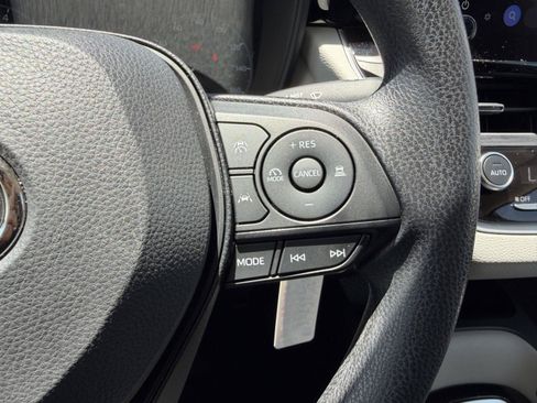Certified 2025 Toyota Corolla LE FWD image 32
