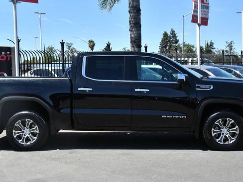 Used 2025 GMC Sierra 1500 SLT AWD/4WD image 9