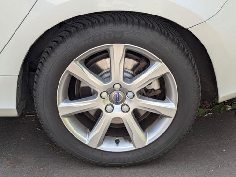 Used 2016 Volvo V60 T5 Premier FWD image 3