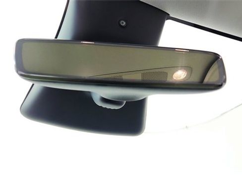 Used 2024 Tesla Model Y 2WD image 54