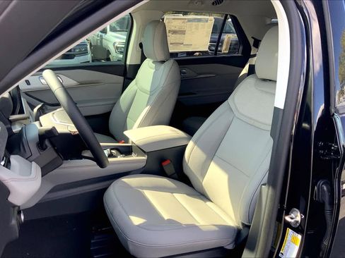 New 2025 Ford Explorer Active w/ Active Comfort Package image 9