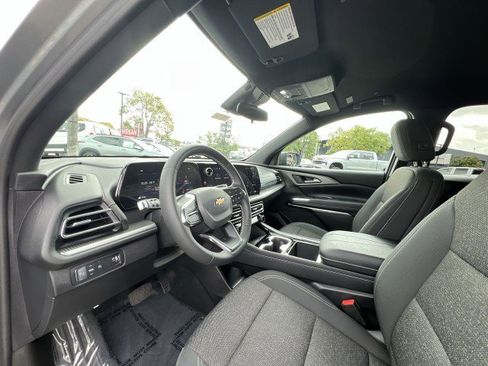 Used 2026 Chevrolet Traverse LT image 10