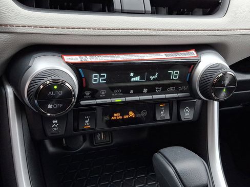 Certified 2025 Toyota RAV4 XLE w/ Convenience Package image 17