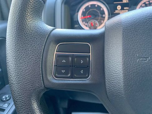 Used 2017 RAM 1500 Express AWD/4WD image 16
