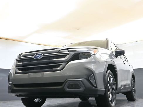 Used 2025 Subaru Forester Limited AWD/4WD image 36
