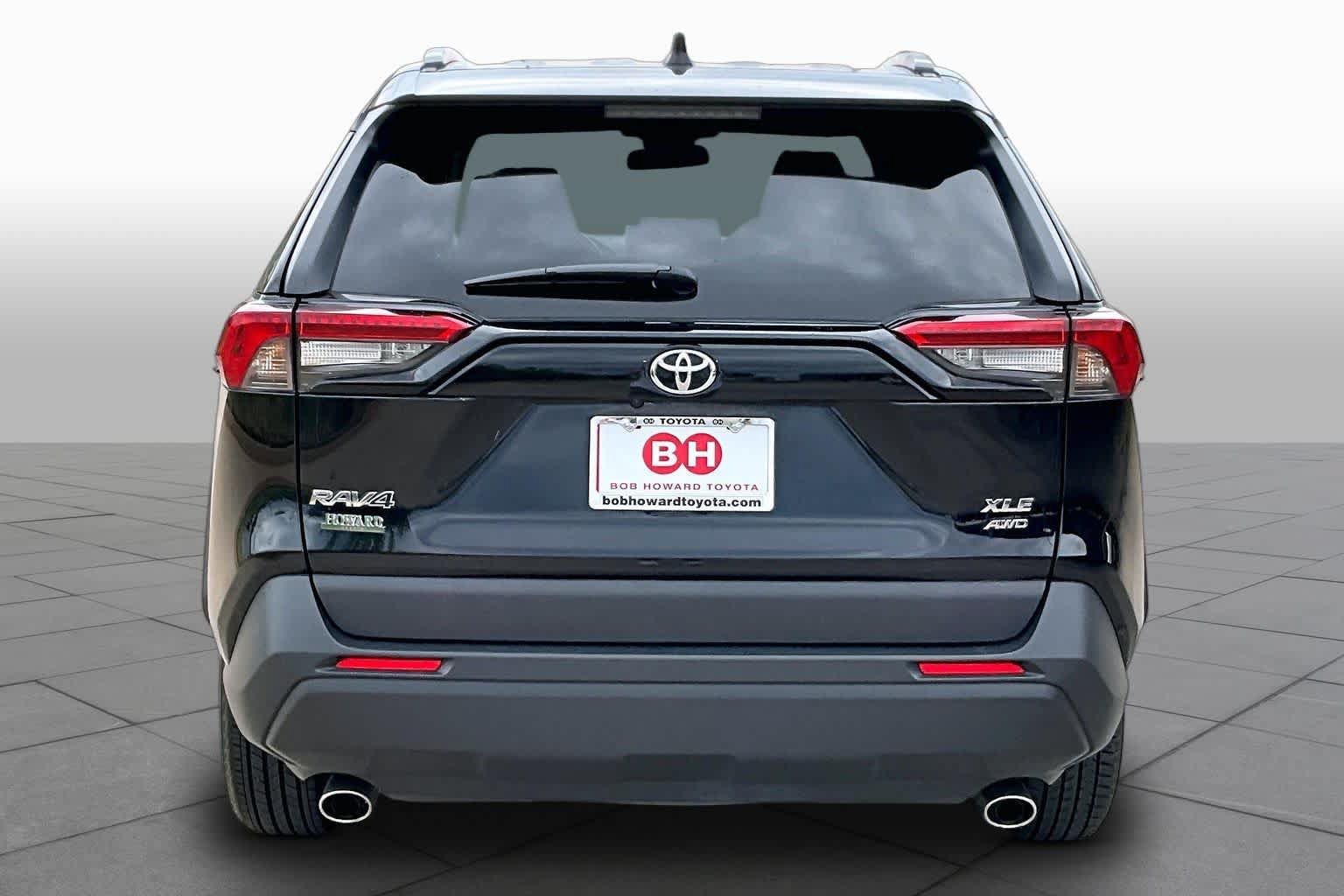 Used 2025 Toyota RAV4 XLE AWD/4WD image 5
