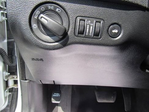 Used 2022 Dodge Charger SXT image 13