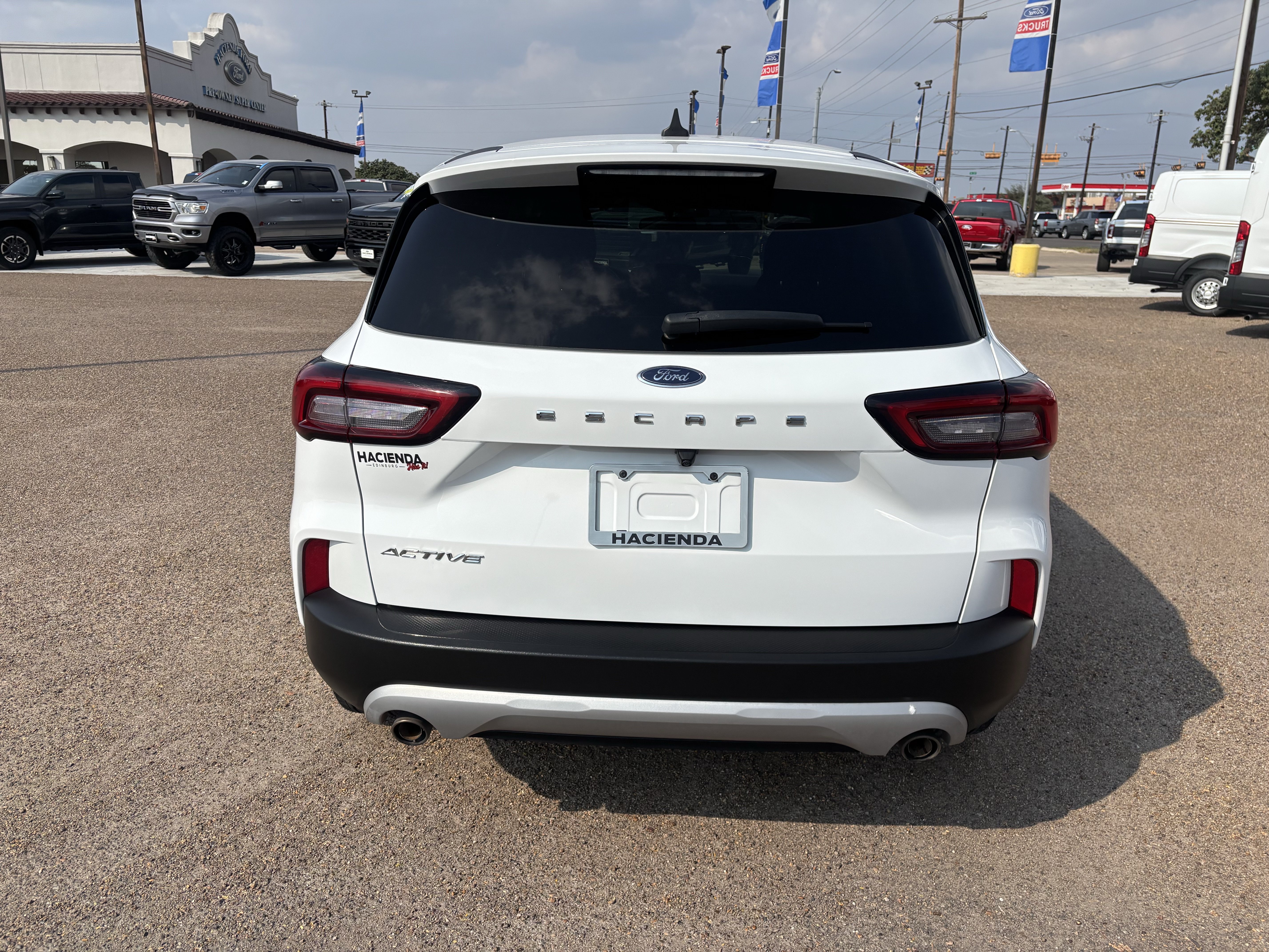 Used 2023 Ford Escape Active FWD image 3