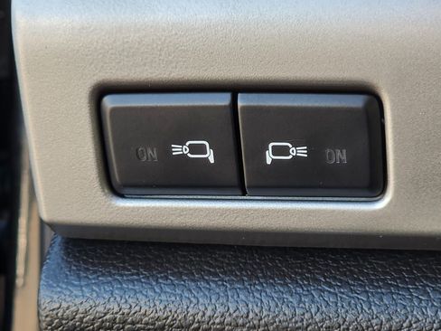 Used 2017 Ford F150 Lariat image 41