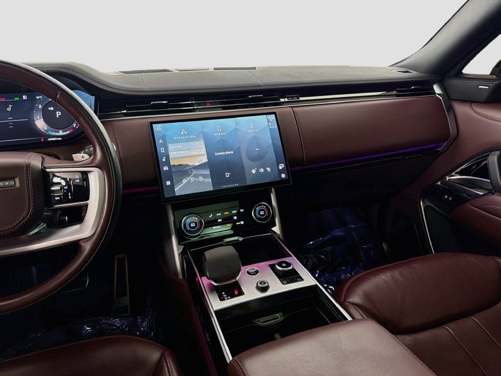 Certified 2023 Land Rover Range Rover SE AWD/4WD image 25