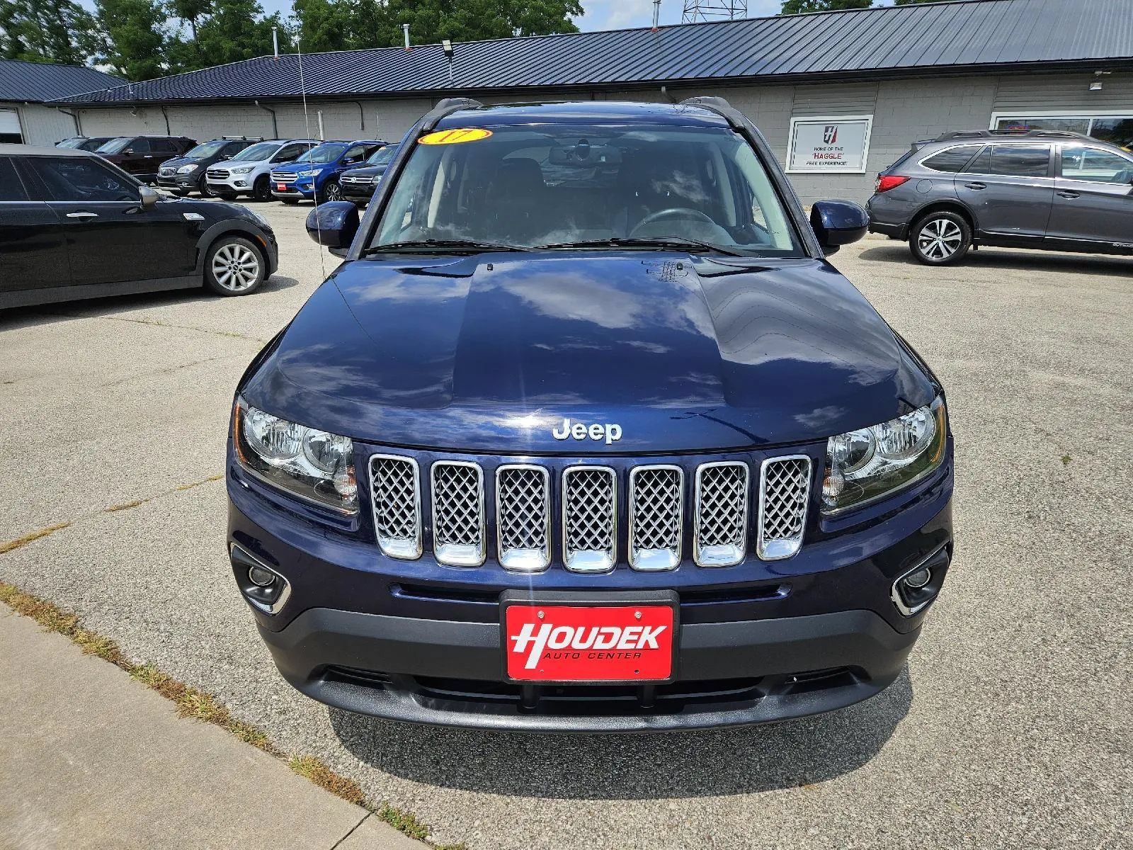 Used 2017 Jeep Compass High Altitude AWD/4WD image 2