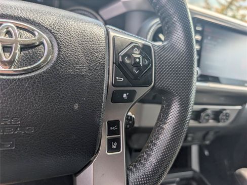 Used 2022 Toyota Tacoma SR5 RWD image 22