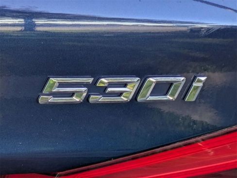 Used 2019 BMW 530i xDrive w/ Convenience Package image 9