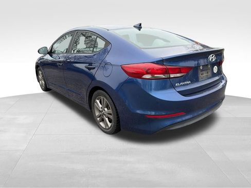 Used 2018 Hyundai Elantra SEL image 3