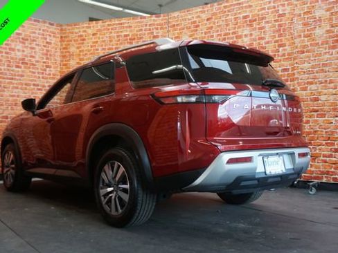 Certified 2025 Nissan Pathfinder SL AWD/4WD image 5