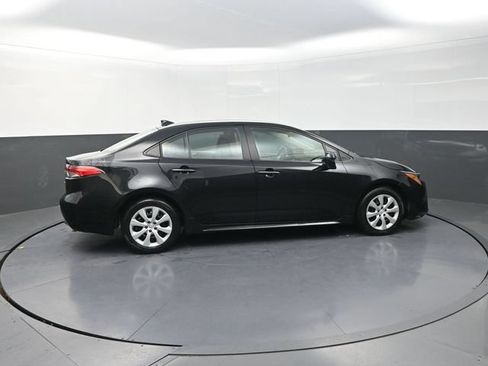 Used 2024 Toyota Corolla LE FWD image 9