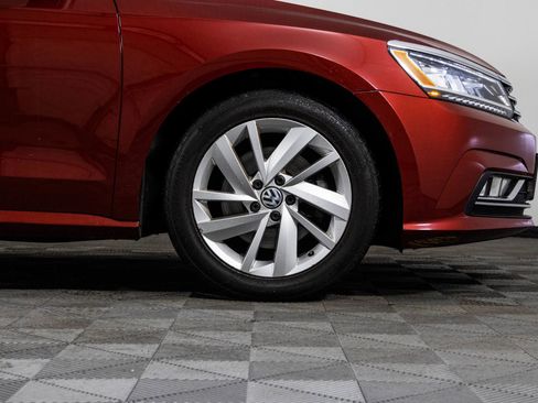 Used 2018 Volkswagen Passat 2.0T SE w/ SE Lighting Package image 42