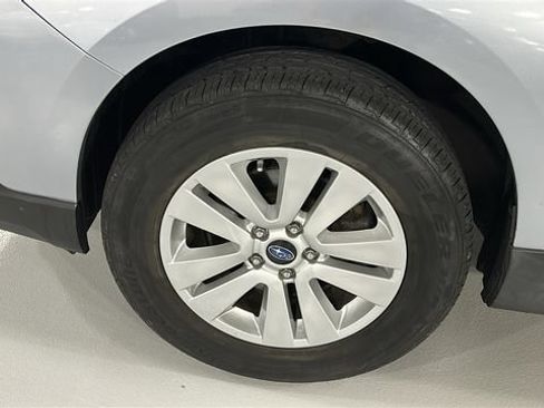 Used 2017 Subaru Outback 2.5i AWD/4WD image 8