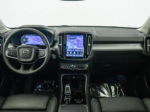 Certified 2026 Volvo XC40 B5 Plus AWD/4WD image 16