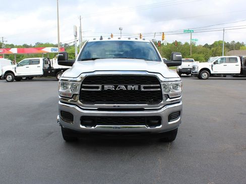 Used 2024 RAM 3500 Tradesman w/ Chrome Appearance Group image 9