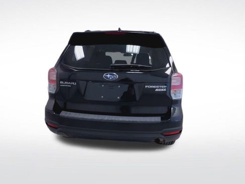 Used 2017 Subaru Forester 2.5i Premium w/ All-Weather Package image 7