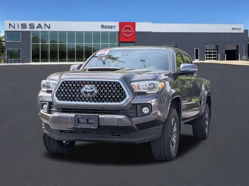 Used 2019 Toyota Tacoma TRD Sport AWD/4WD image 7