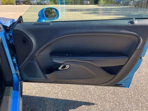 Used 2016 Dodge Challenger SRT Hellcat image 11