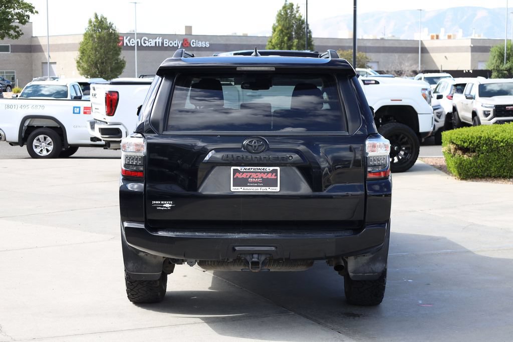 Used 2021 Toyota 4Runner SR5 AWD/4WD image 5