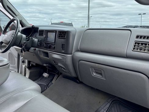 Used 2004 Ford F250 Lariat AWD/4WD image 12