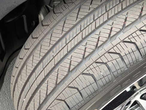 New 2025 Mercedes-Benz C 300 4MATIC Sedan image 12