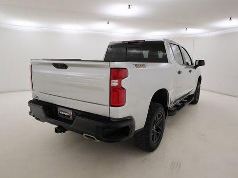 Used 2021 Chevrolet Silverado 1500 LT Trail Boss w/ Convenience Package II image 3