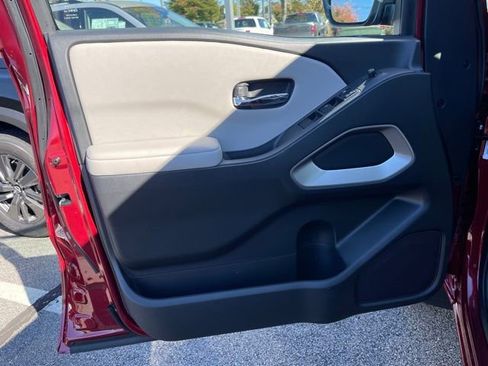 New 2025 Nissan Frontier SV image 16