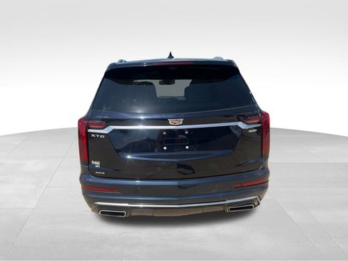 Used 2022 Cadillac XT6 Premium Luxury w/ Technology Package image 6