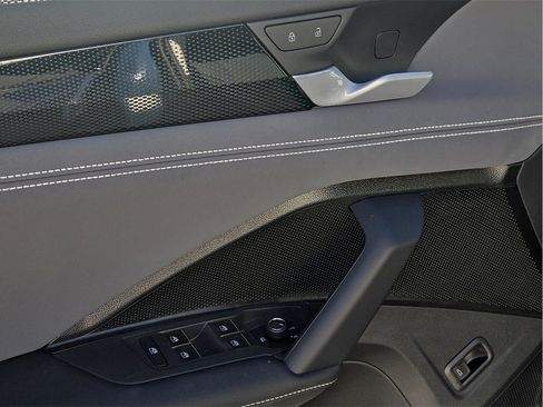 New 2026 Volkswagen Tiguan SE image 16