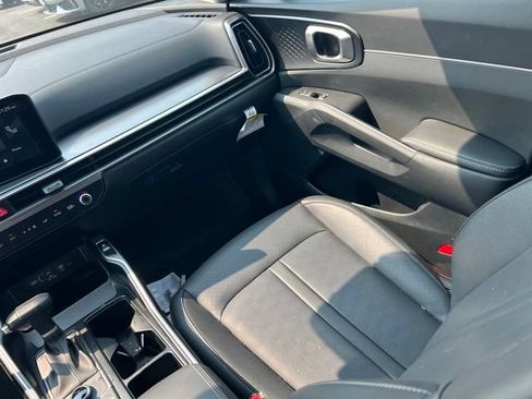 Certified 2025 Kia Sorento S AWD/4WD image 15