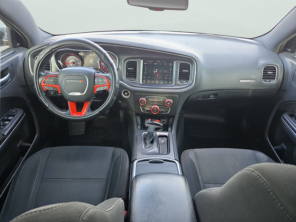 Used 2017 Dodge Charger SXT RWD image 10
