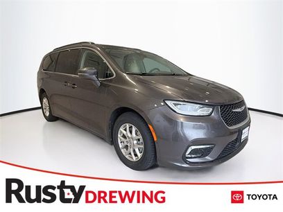 Used 2022 Chrysler Pacifica Touring-L w/ Uconnect Theater Family Group