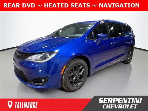 Used 2019 Chrysler Pacifica Touring-L Plus w/ S Appearance Package image 1